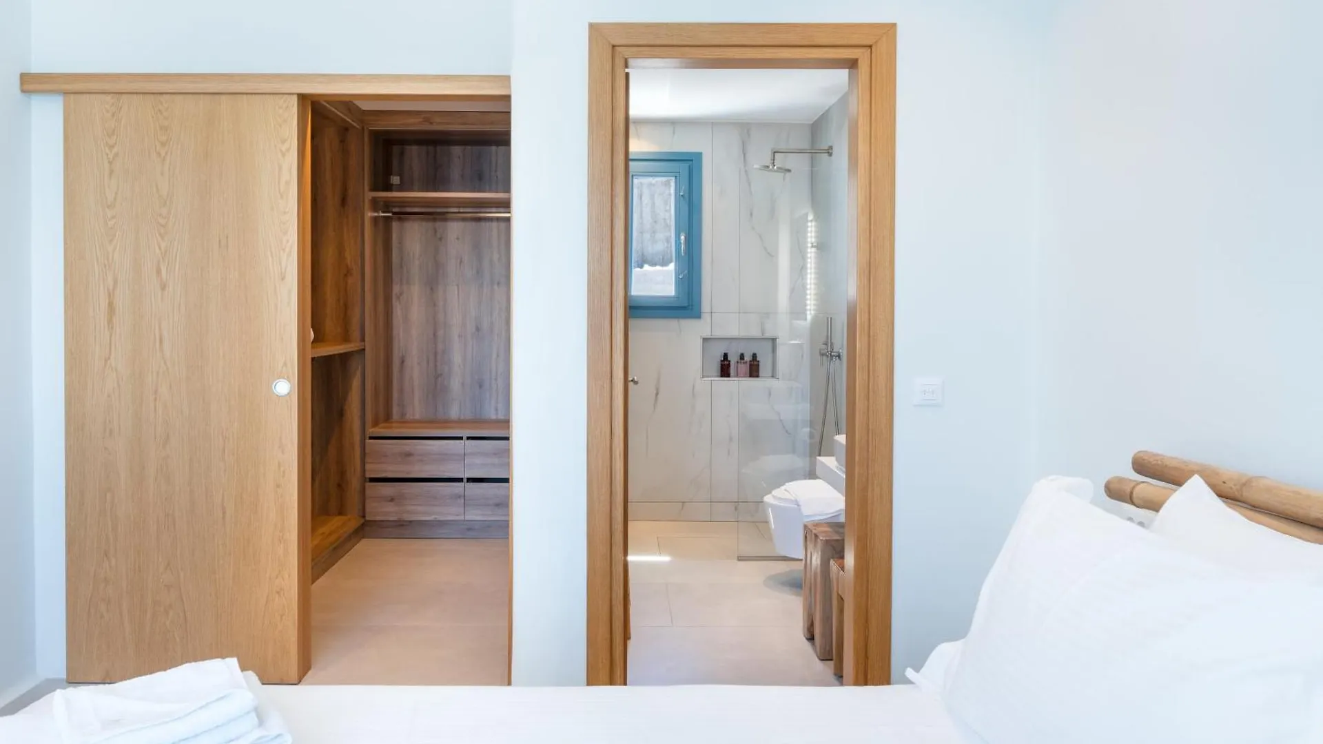Myko Villa Seafront Ornos  Grekland